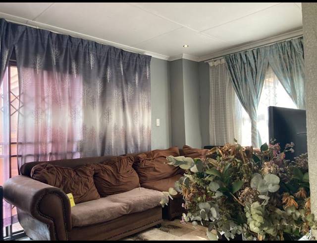 2 BEDROOM HOUSE FOR SALE IN DAWN PARK EXT